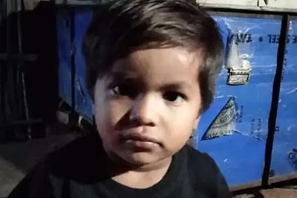 Φρίκη στην Ινδία: Ένας 25χρονος αποκεφάλισε 5χρονο αγόρι μπροστά στη μητέρα του