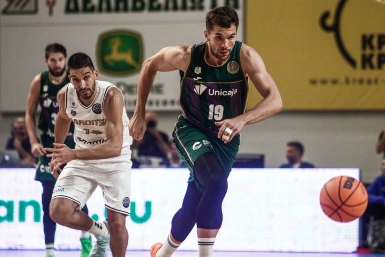 Καρδίτσα  Μάλαγα 55-72: Διαφορά επιπέδου