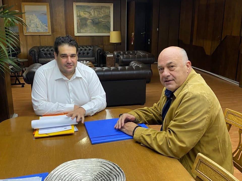 Συνάντηση υπουργού Εσωτερικών με δήμαρχο Βόλου