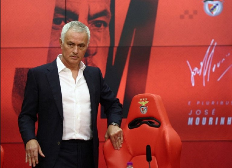 Νέα κόντρα Μουρίνιο με δημοσιογράφο: Θες να μου πεις πόσα βγάζεις; (vid)