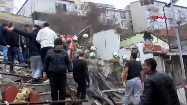 Κωνσταντινούπολη: Κατέρρευσε κτήριο στην πόλη Φατίχ  Αναφορές για τραυματίες