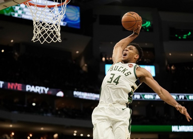 Η λίστα του ESPN με τους 10 κορυφαίους παίκτες του ΝΒΑ τη νέα σεζόν  Η θέση του Γιάννη Αντετοκούνμπο