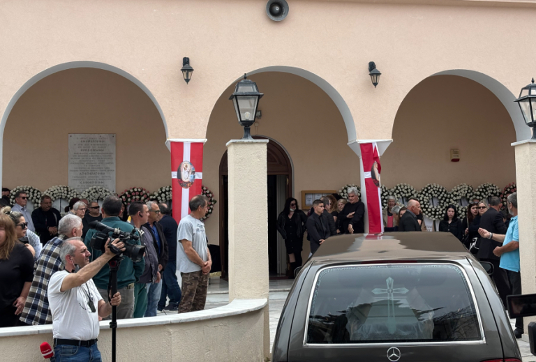 Κεφαλονιά: Θρήνος στην κηδεία της 19χρονης Μυρτούς  Καλό ταξίδι αγγελούδι μου