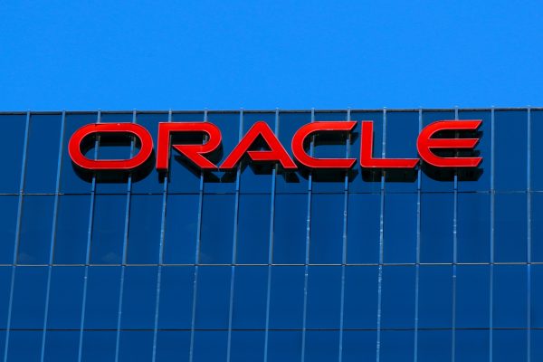 Oracle: Σε συζητήσεις με τη Meta για deal 20 δισ. δολ.