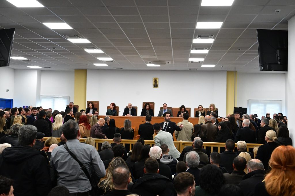 Δίκη για τα Τέμπη: Συνεχίζεται η διαδικασία νομιμοποιήσεων  36 κατηγορούμενοι στο εδώλιο