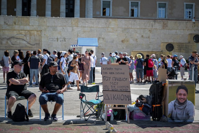 Τέμπη: Πατέρας ξεκινά απεργία πείνας σε ένδειξη στήριξης στον Πάνο Ρούτσι