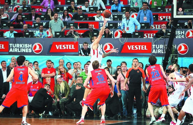 Γιατί ρε καλό μου αγόρι: Ο Πρίντεζης έγινε τατουάζ και ζήτησε εξηγήσεις! (vid, pic)