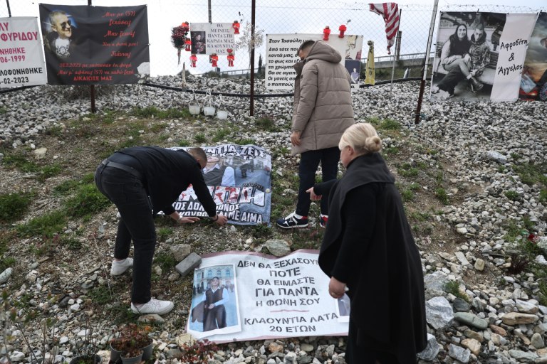 Τέμπη: Όσο αναπνέω θα παλεύω για να μπουν φυλακή όσοι φταίνε  Συγκλονίζει η Άλμα Λάτα που έχασε την κόρη της