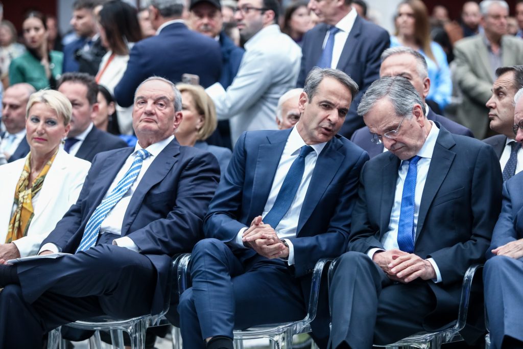 Ραντεβού για τρεις στη Ρηγίλλης  Τι περιμένει η όλη ΝΔ από τη συνύπαρξη Μητσοτάκη, Καραμανλή, Σαμαρά