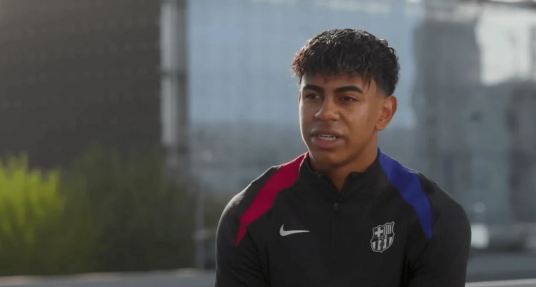 Η δύσκολη παιδική ηλικία του Γιαμάλ: Δεν μπορούσα να αγοράσω PlayStation και έπαιζα με κάρτες Pokemon για ένα ευρώ