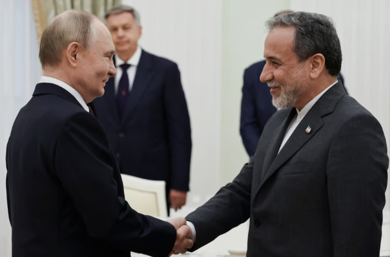 Ιράν: Και το Κρεμλίνο επιβεβαιώνει τη συνάντηση Πούτιν  Αραγτσί στην Αγία Πετρούπολη