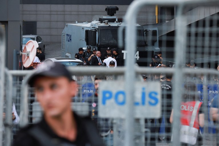 Τουρκία: Νέο κύμα συλλήψεων για διαφθορά  Ανάμεσά τους στελέχη της αντιπολίτευσης