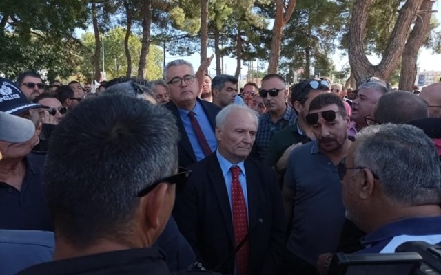 Σέρρες: Ένταση στη συνάντηση αγροτών με τον Υφυπουργό Αγροτικής Ανάπτυξης  Αποχώρησε από το συνέδριο