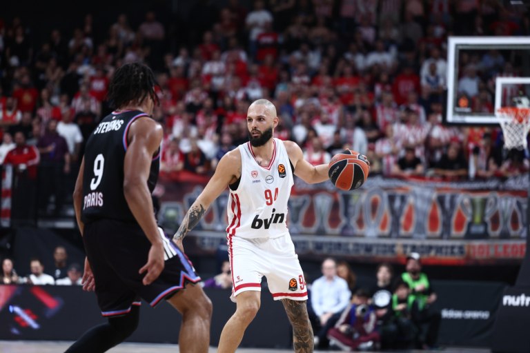 Παρί  Ολυμπιακός 87-104: Γιόρτασε τα γενέθλιά του με πάρτι στο Παρίσι