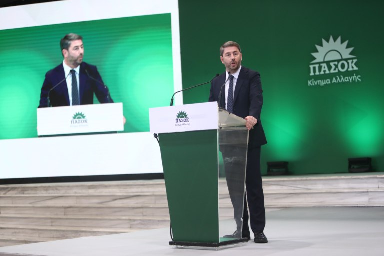 Οι πέντε εθνικές προτεραιότητες του ΠΑΣΟΚ  Οι δεσμεύσεις του Ανδρουλάκη στη ΔΕΘ