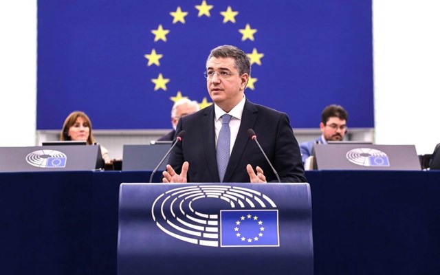 Α. Τζιτζικώστας: "Σανίδα