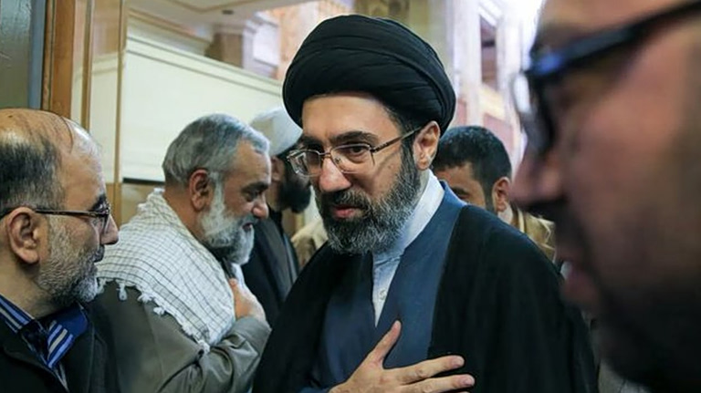 Ο Χαμενεΐ επιμένει στον