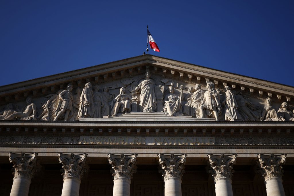 Η δύσκολη εξίσωση του Μακρόν: Ζητείται πρωθυπουργός συναίνεσης