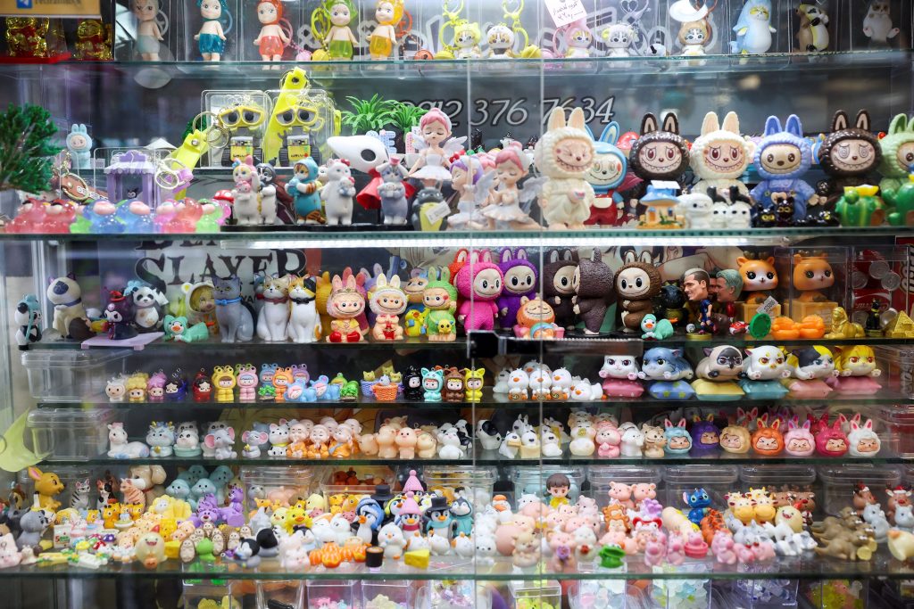 Τα ψεύτικα Labubu: Κίνδυνοι κρυμμένοι πίσω από τη μόδα των συλλεκτικών παιχνιδιών