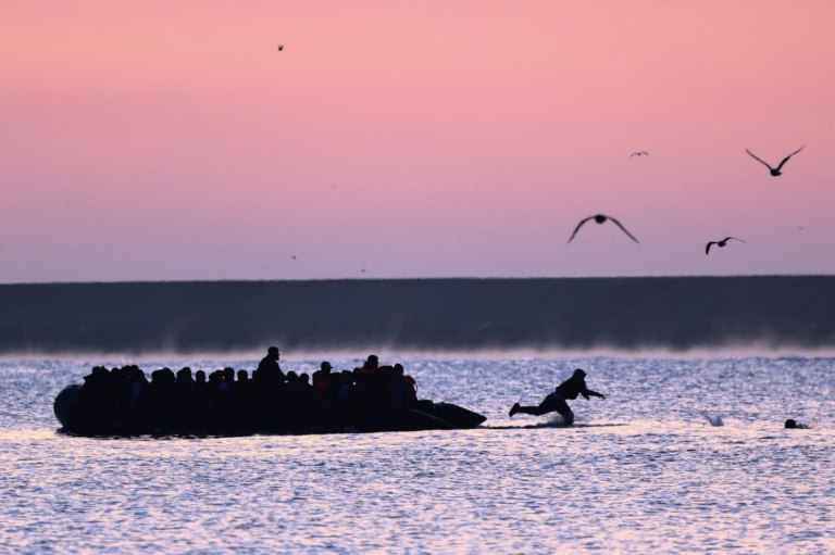 Δύο επιχειρήσεις διάσωσης