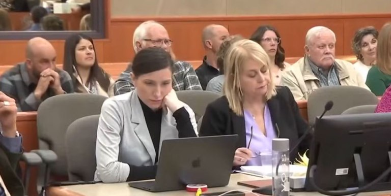 ΗΠΑ: Εγραψε παιδικό βιβλίο