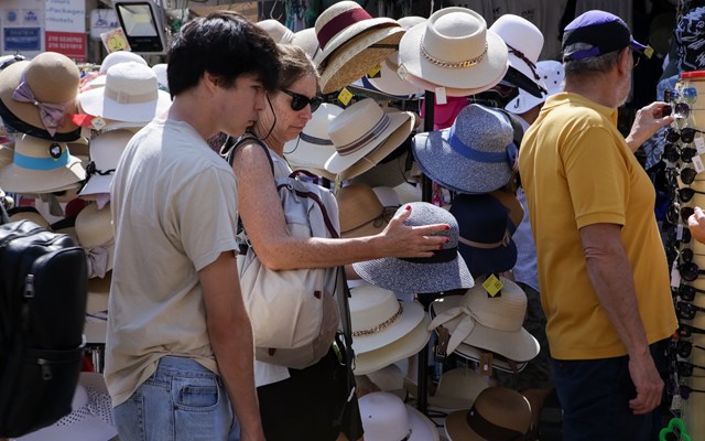 Βραχυχρόνια μίσθωση: Πώς κινήθηκε φέτος η αγορά - Κορύφωση των διαθέσιμων καταλυμάτων τον Ιούλιο, στα ίδια οι πληρότητες