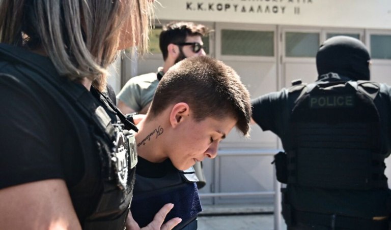 Αποκάλυψη: Πώς σκότωνε τα μωρά η Ειρήνη Μουρτζούκου  Οι παρακολουθήσεις και οι κατασχέσεις των κινητών τηλεφώνων