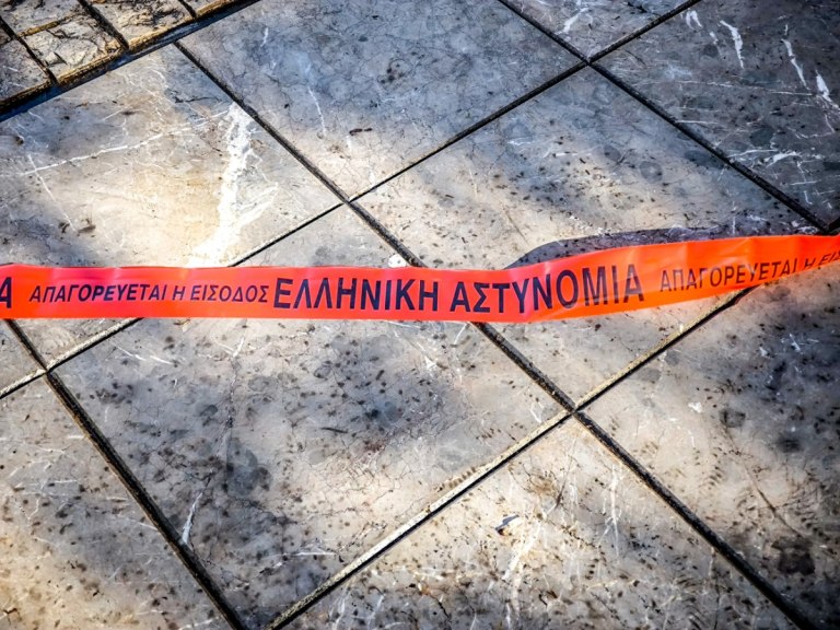 Ηράκλειο: Καρέ  καρέ η στιγμή της έκρηξης σε αυλή σχολείου