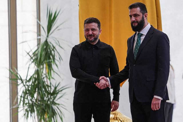 Συρία: Ο Ζελένσκι συναντήθηκε με τον πρώην τζιχαντιστή Τζολάνι, συνοδευόμενος από τον Φιντάν