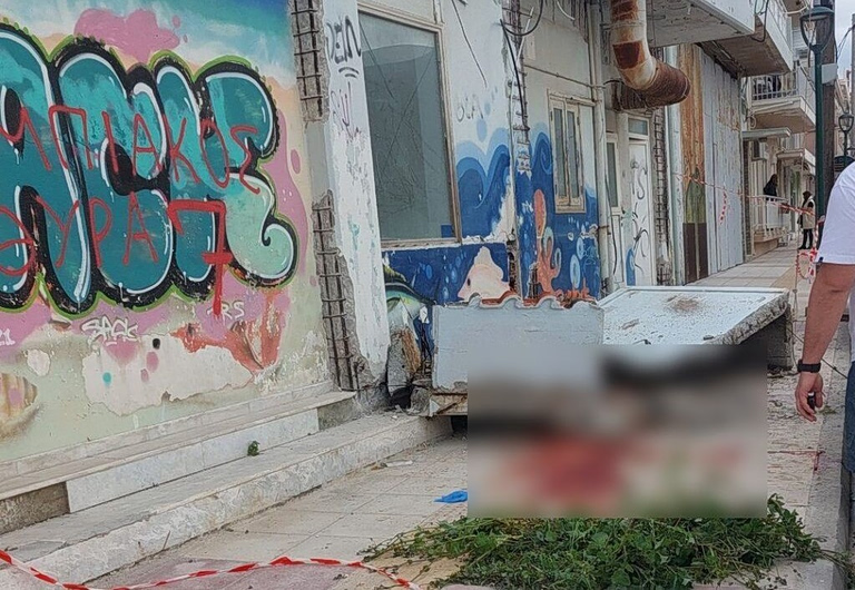 Κόρινθος: Πώς έγινε η αδιανόητη τραγωδία  Σοκάρουν οι εικόνες από το σημείο που καταπλακώθηκε η 43χρονη