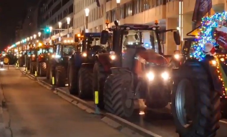 Αγρότες: Μπλόκα και στις