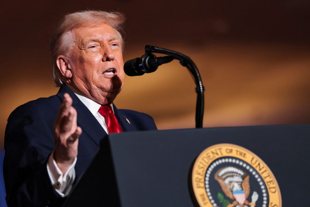 Η κυβέρνηση Τραμπ καλεί τις