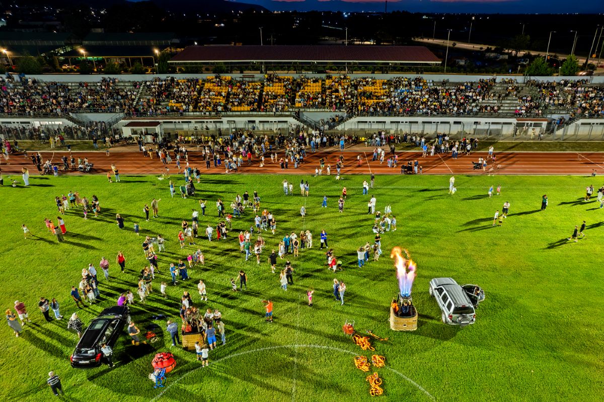 Οι ισχυροί άνεμοι ανέβαλαν την εκδήλωση με τα αερόστατα στα Φάρσαλα