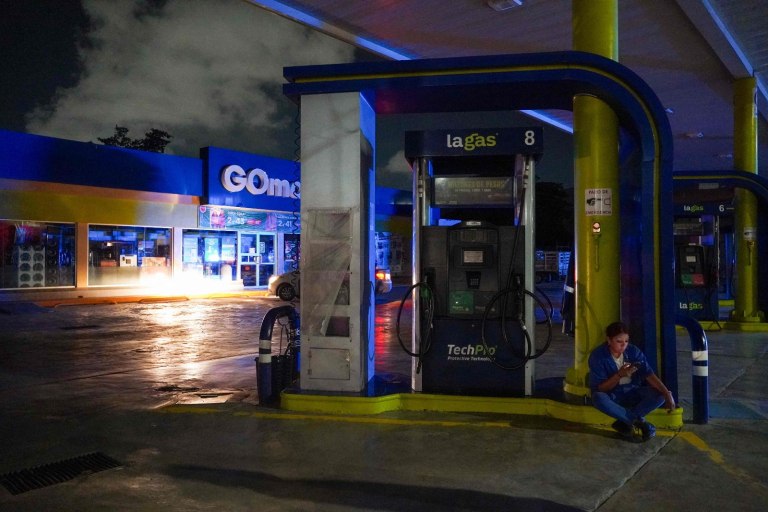 Μεξικό: Χωρίς ηλεκτρικό ρεύμα 2,3 εκατομμύρια άνθρωποι  Χάος στους δρόμους του Κανκούν