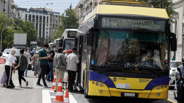 Αυξημένα πρόστιμα στα ΜΜΜ για επιβάτες χωρίς εισιτήριο  Όλες οι αλλαγές του νέου νόμου