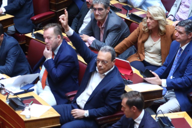 Αναγνωρίζει η Ελλάδα το Διεθνές Ποινικό Δικαστήριο;  Ερώτηση βουλευτών του ΣΥΡΙΖΑ μετά τις κυβερνητικές αναφορές