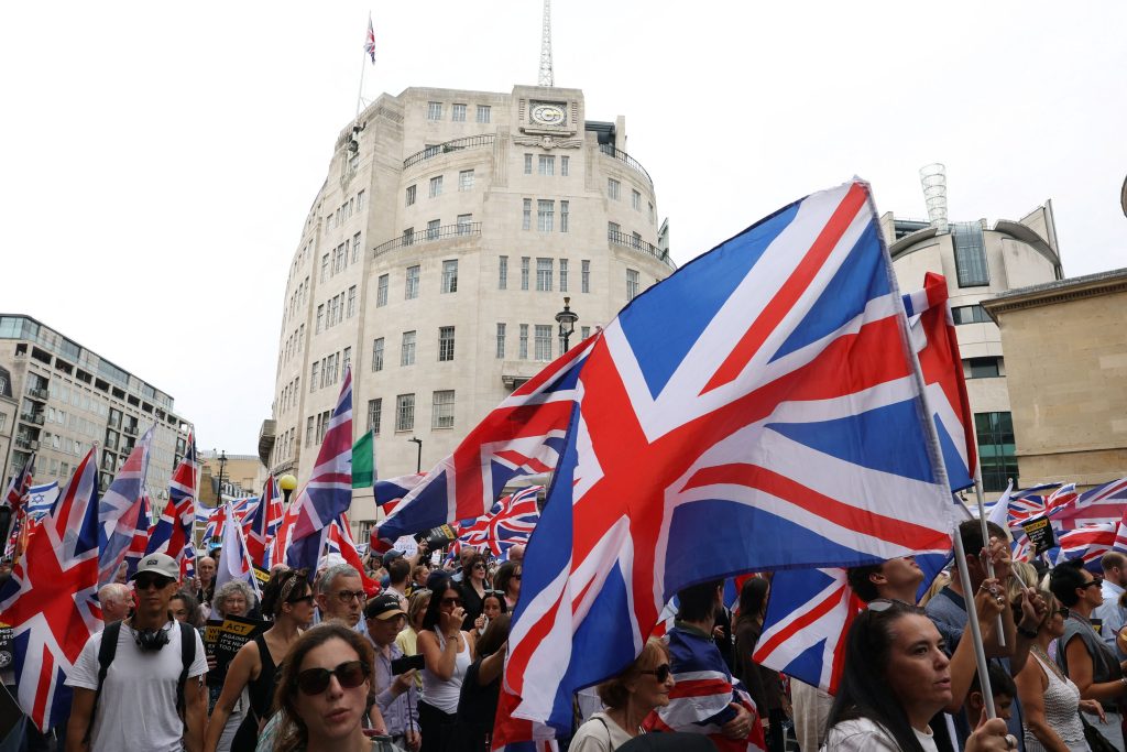 Σκηνές χάους στο Λονδίνο: Σχεδόν 900 συλλήψεις σε διαμαρτυρία για την Palestine Action