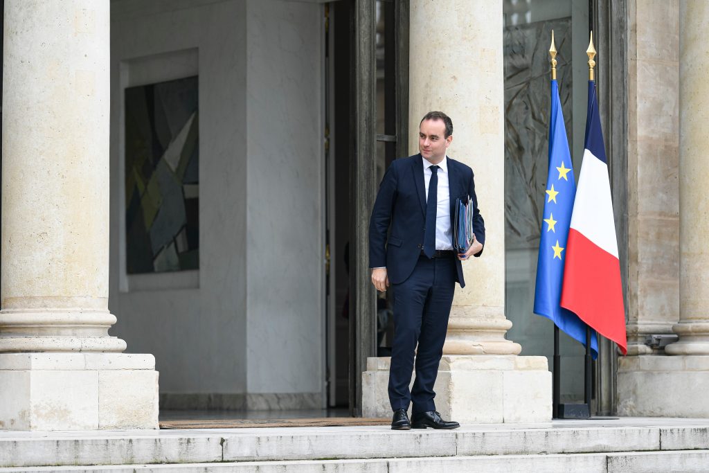 Γαλλία: Σε απεργιακό κλοιό την Τετάρτη  Ο Λεκορνί συνεχίζει τις επαφές για τον σχηματιμσό κυβέρνησης