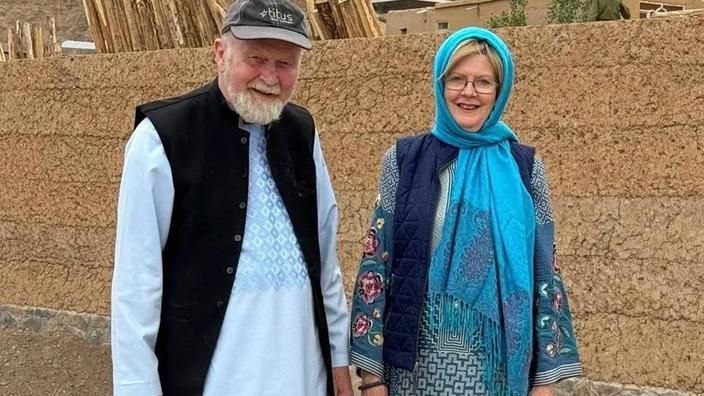 Αφγανιστάν: Απελευθερώθηκαν ηλικιωμένοι Βρετανοί από τους Ταλιμπάν  Συγκινητική επανένωση [βίντεο]