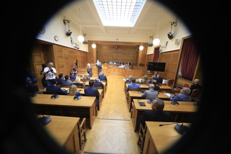 Το ΠΑΣΟΚ έτοιμο για μάχη  Η κυβέρνηση θα κάνει τα πάντα για να συγκαλύψει και το σκάνδαλο ΟΠΕΚΕΠΕ