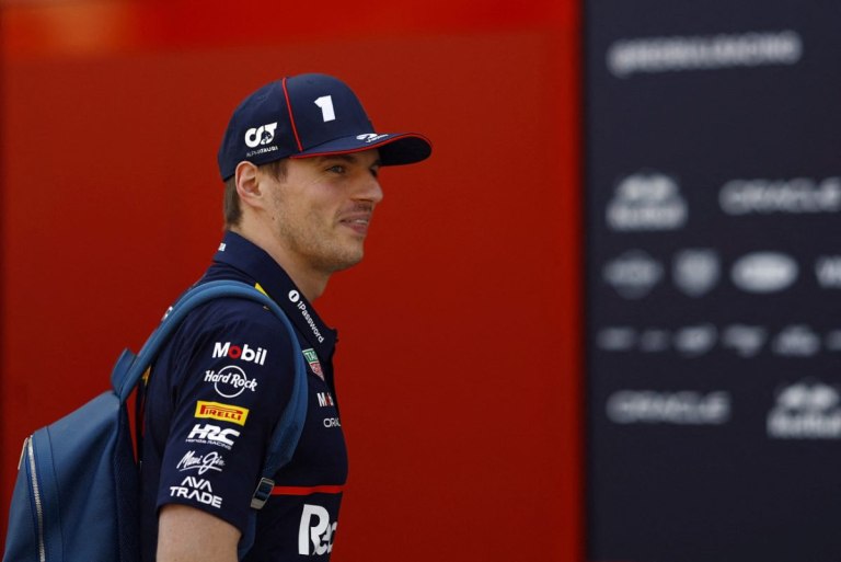 Ο Μαξ Φερστάπεν αποχωρίζεται το θηρίο των 700 ίππων