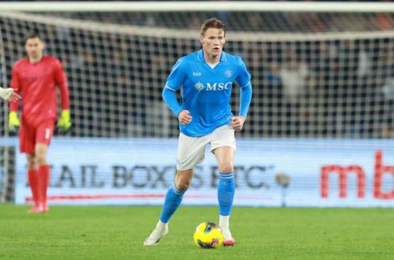 Ο γιος του Μαραντόνα για τον ΜακΤόμινεϊ: Είναι ο Ιησούς