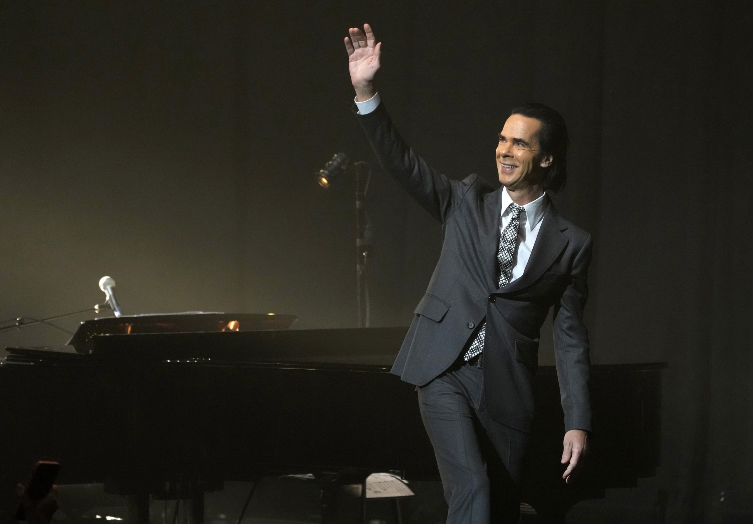 Ο Νικ Κέιβ θα αναγορευθεί Επίτιμος Διδάκτορας του Βασιλικού Κολλεγίου Τεχνών του Λονδίνου