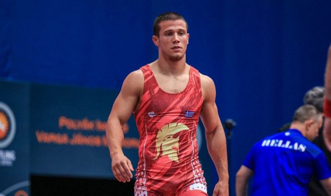 Ποιος είναι ο Γιώργος Κουγιουμτσίδης που ανέβηκε στην κορυφή του κόσμου στην πάλη (pics, vids)