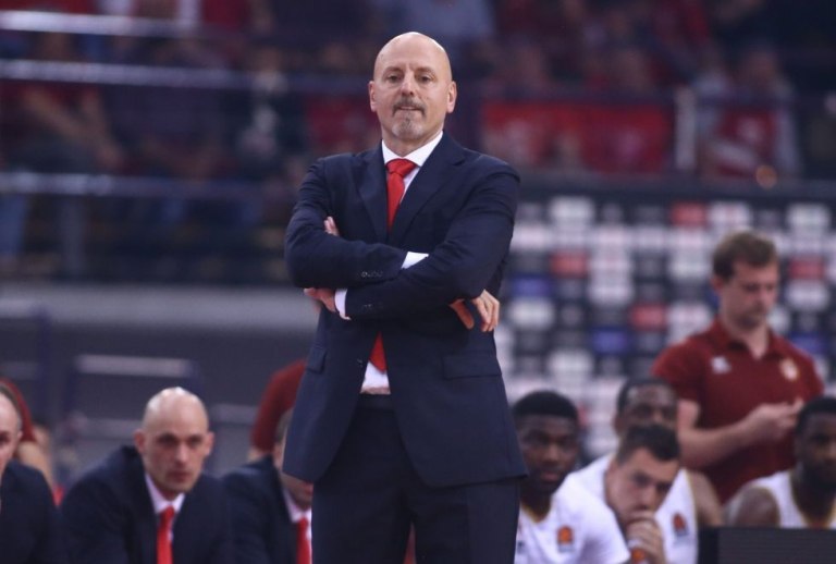 Ανέλαβε κι επίσημα τον Ερυθρό Αστέρα ο Σάσα Ομπράντοβιτς