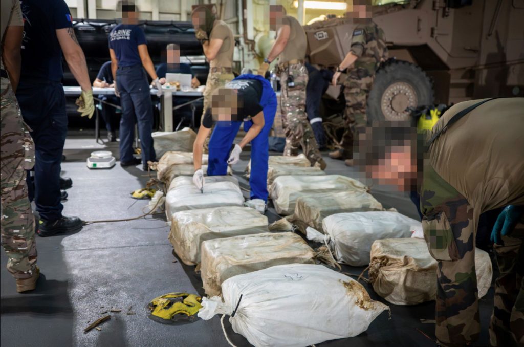Γαλλία: Εντοπισμός και κατάσχεση 10 τόνων κοκαΐνης ανοιχτά της Δυτικής Αφρικής