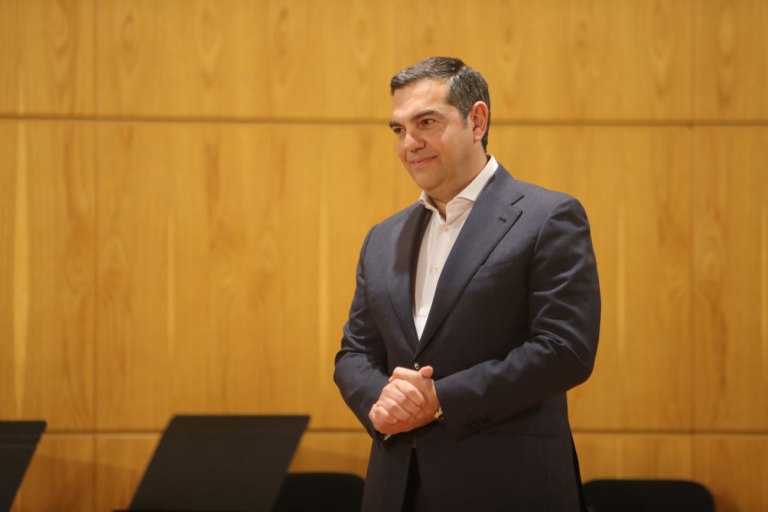 Ο Τσίπρας συνεχίζει αυτόνομα  Σταθερά βήματα με ευνοϊκές μετρήσεις   Στοίχημα η ανανέωση