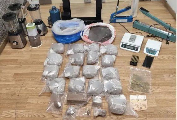 Σύλληψη 32χρονου στην Αθήνα για κατοχή και διακίνηση μεγάλης ποσότητας ηρωίνης