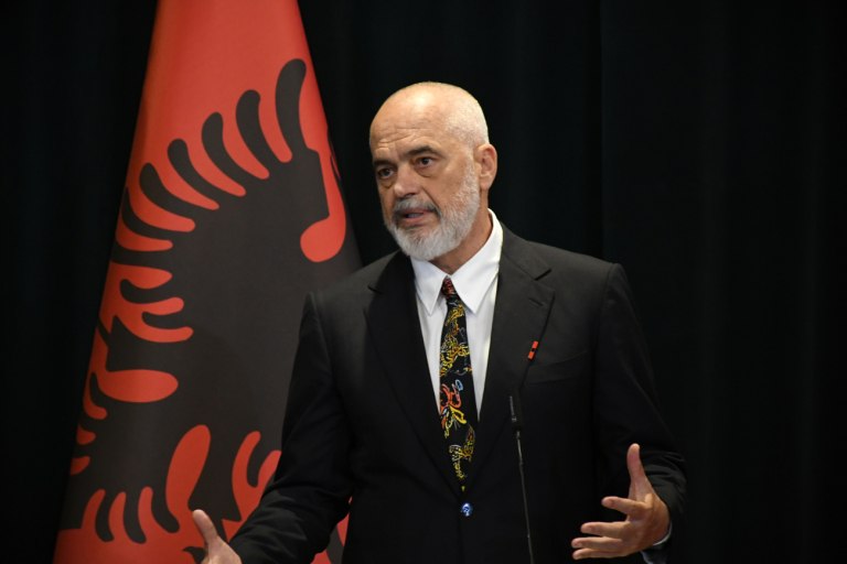 Η Αλβανία διορίζει την πρώτη υπουργό στον κόσμο που δημιουργήθηκε από τεχνητή νοημοσύνη