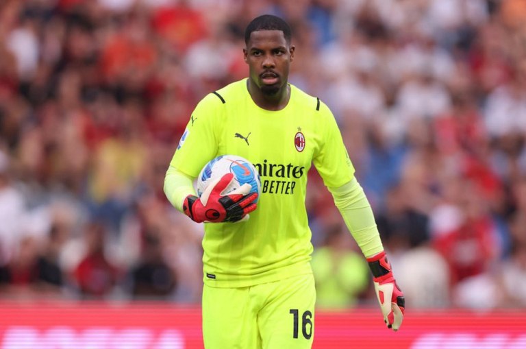 H Mίλαν ψάχνει